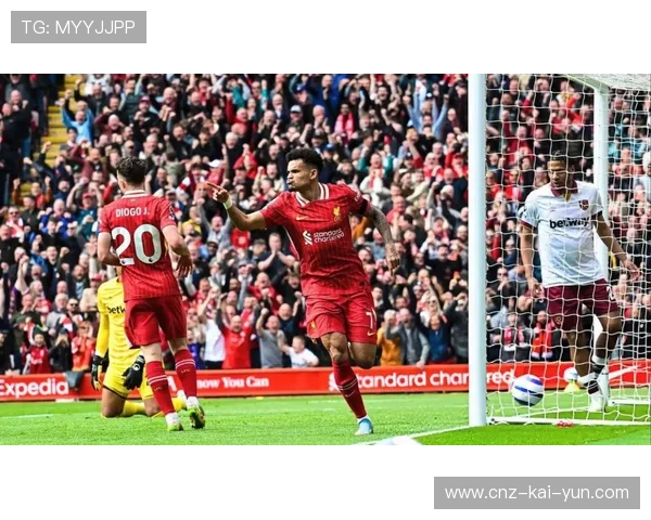 利物浦迪亚斯凌空弹射秀翻球迷